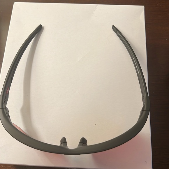 Oakley sunglasses - Picture 3 of 8